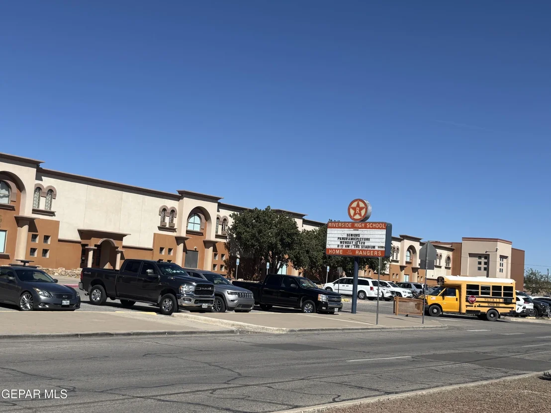 Photo of 7874 Broadway Drive
