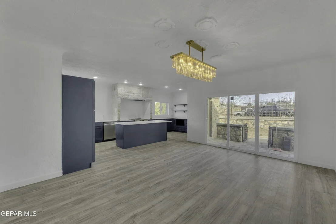 Photo of 2500 HAWLEY Circle