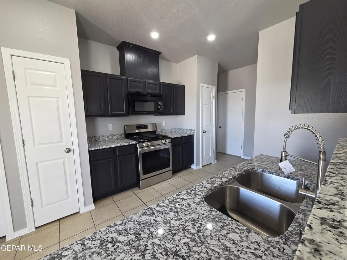 Photo of 10400 SILVERCLOUD Drive