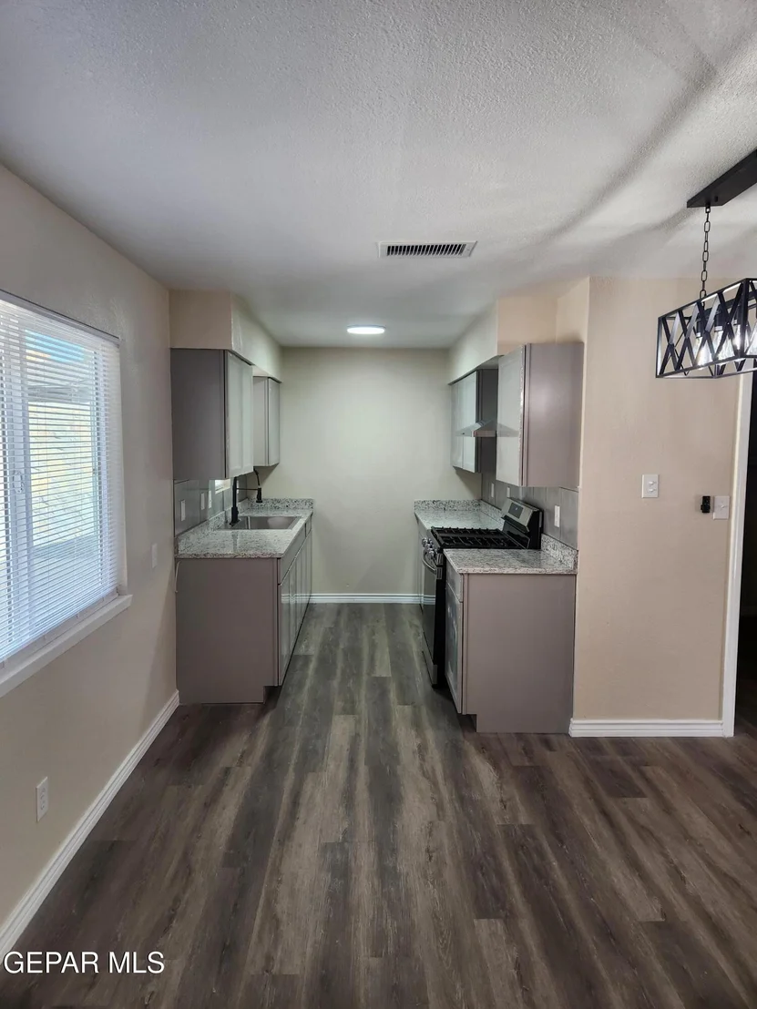 Photo of 901 CARLOTTA Drive