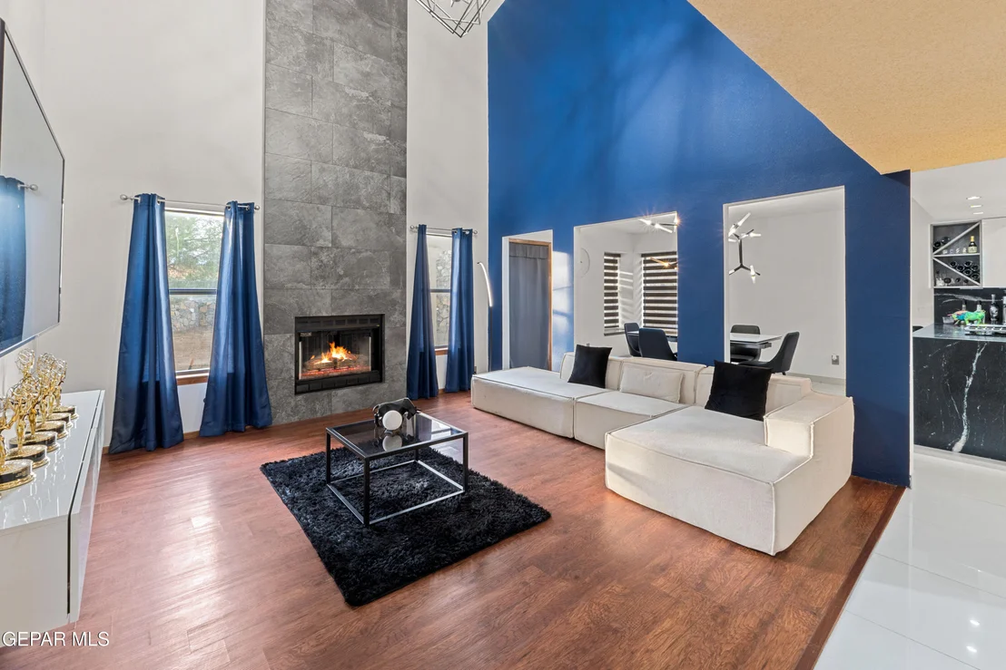 Photo of 6913 Crown Ridge Drive