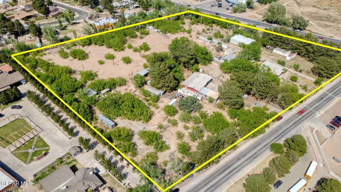 Photo of 587 BAUMAN Road