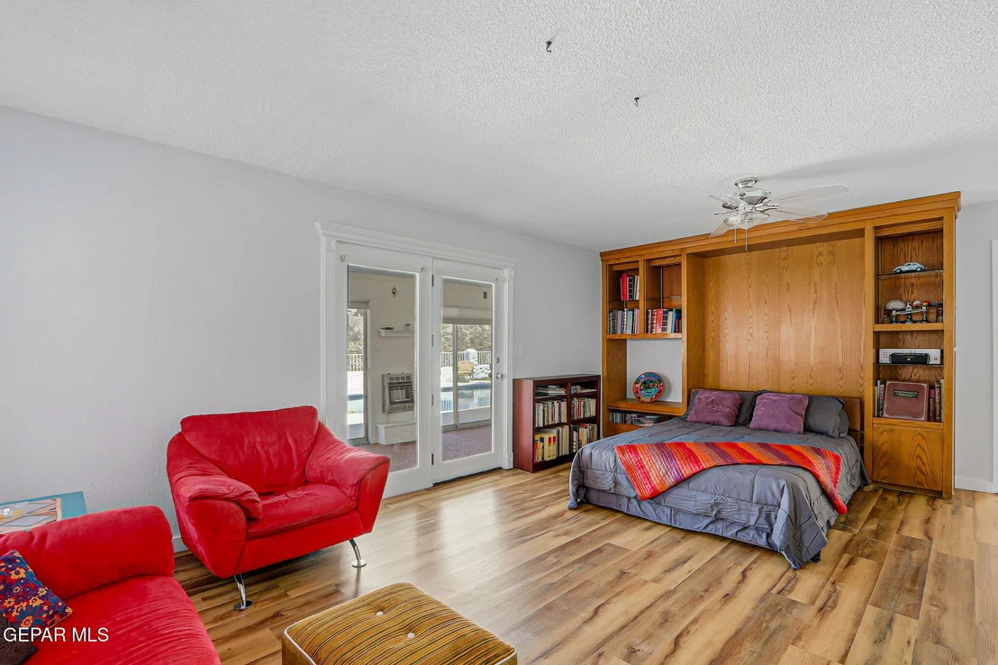 Photo of 605 MOONDALE Drive