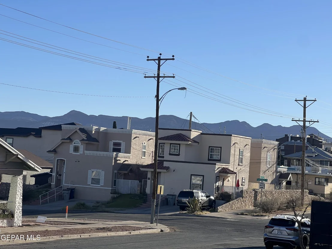 Photo of 507 E CLIFF Drive