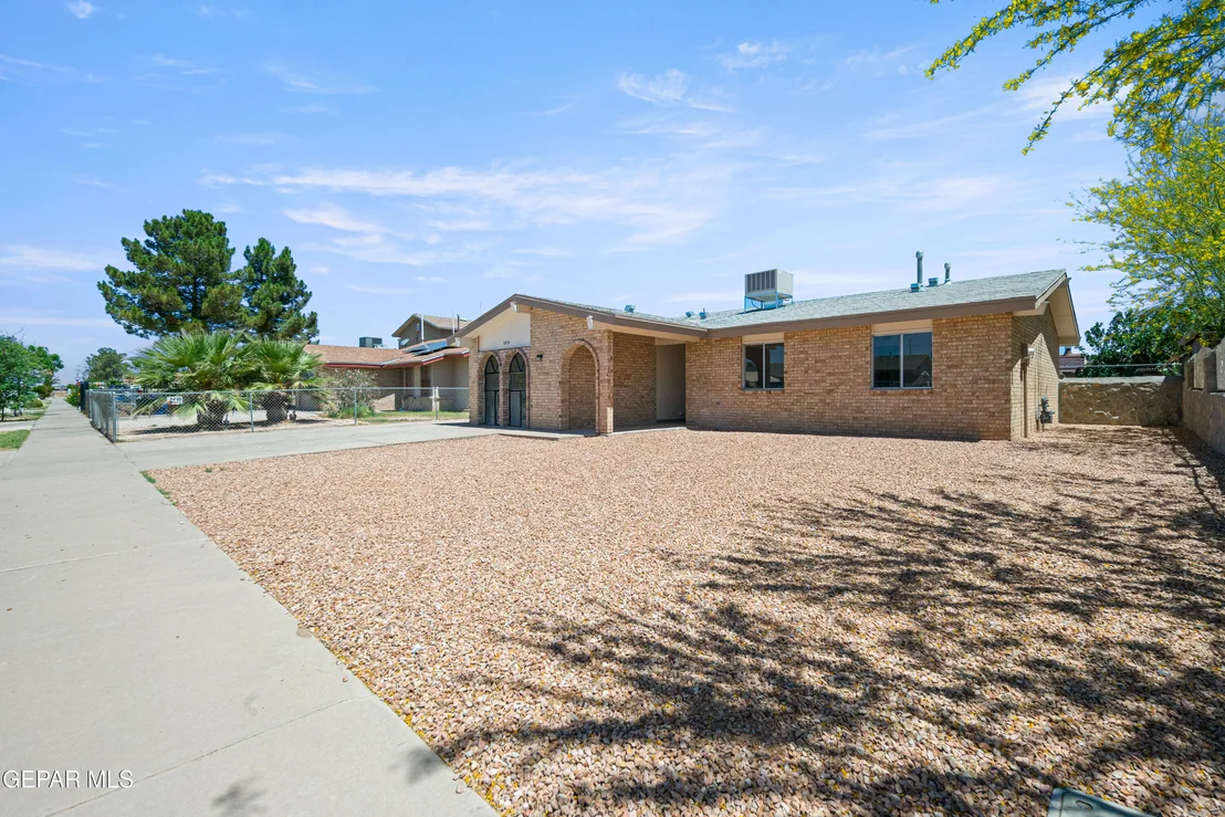 Photo of 8434 VILLANOVA Drive
