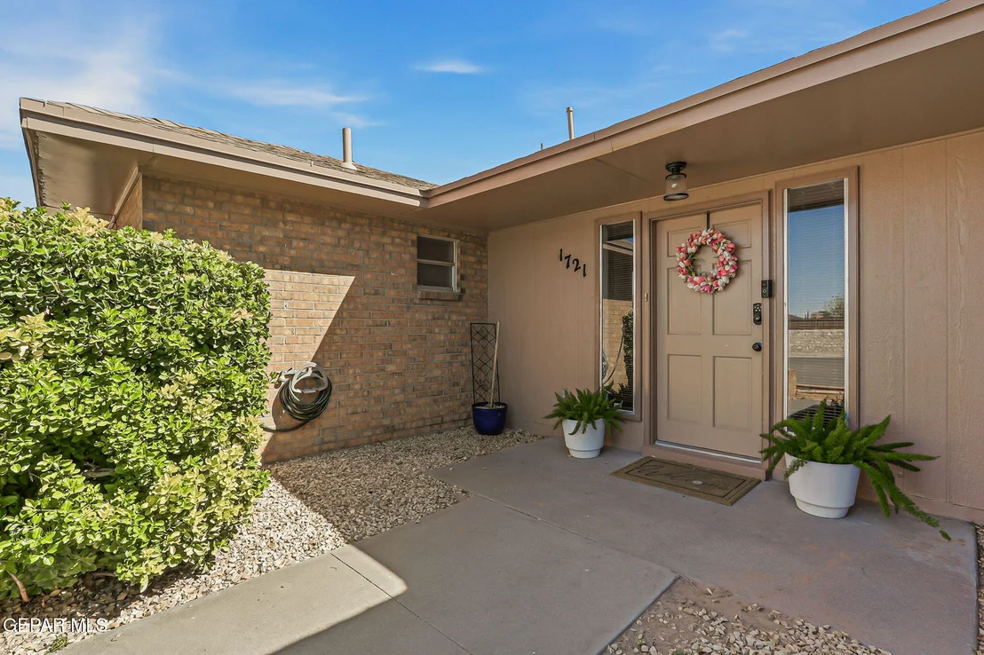 Photo of 1721 VISTA REAL Drive