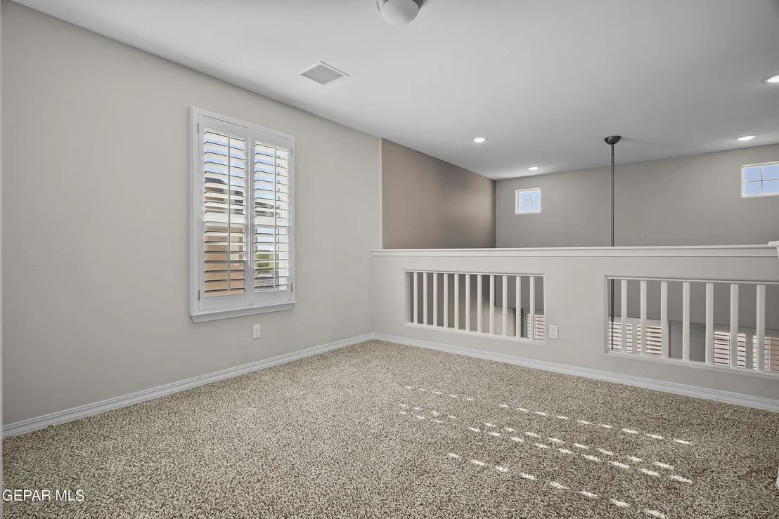 Photo of 6933 COPPER TOWN Drive