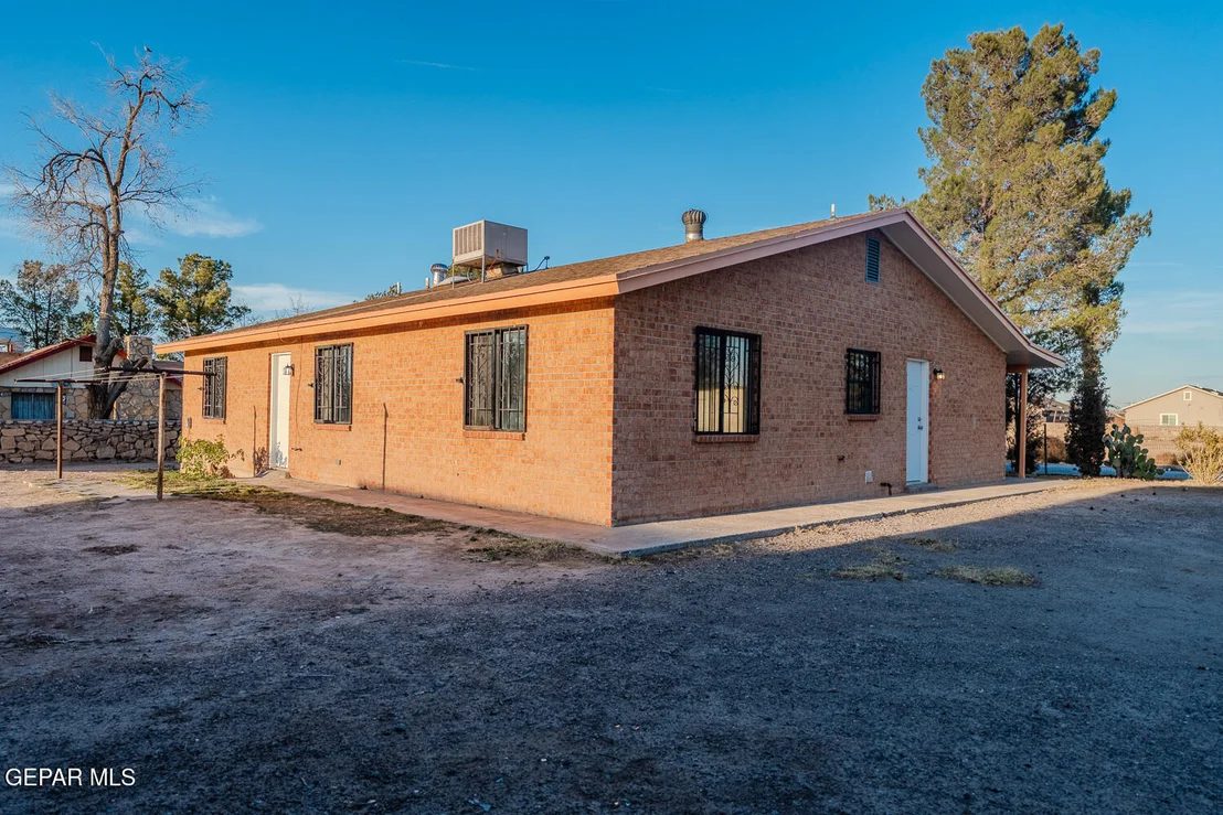 Photo of 11640 Peters Road