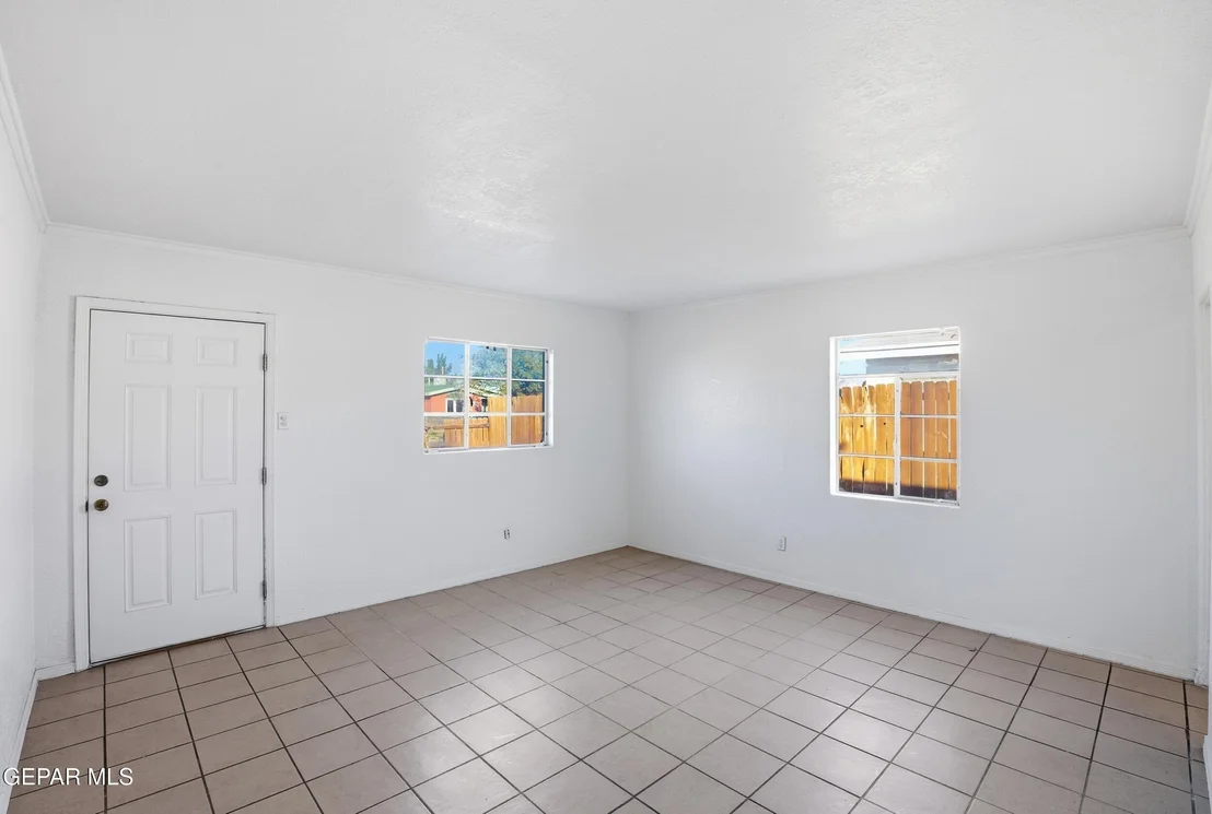 Photo of 652 VAL VERDE Street