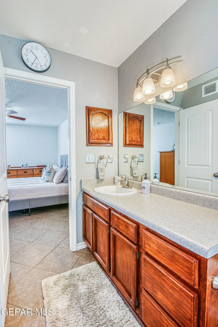 Photo of 6200 KENNETH CAPSHAW Place