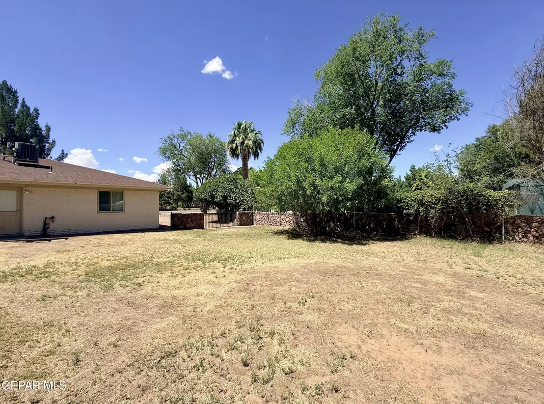 Photo of 707 W SUNSET Road