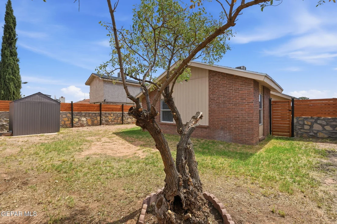 Photo of 10905 DIZZY DEAN Place