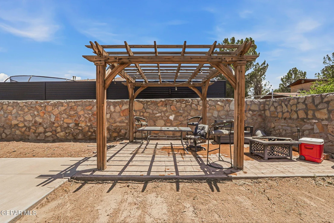 Photo of 616 VILLAS DEL VALLE Road