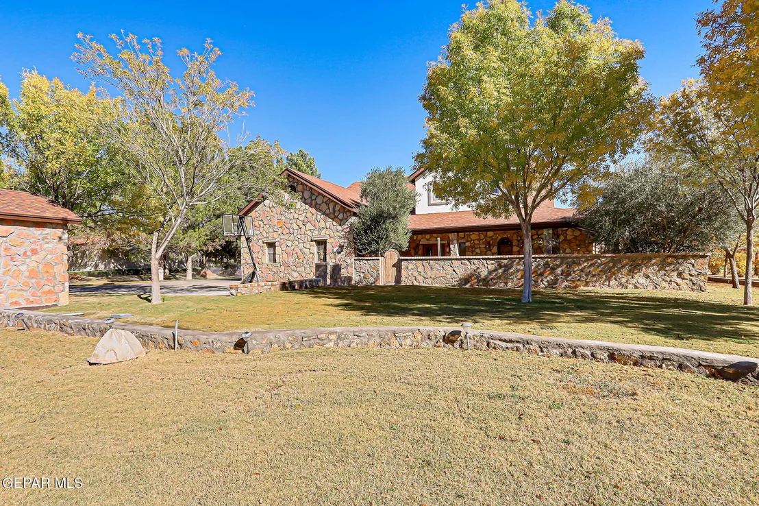 Photo of 5540 Westside Drive