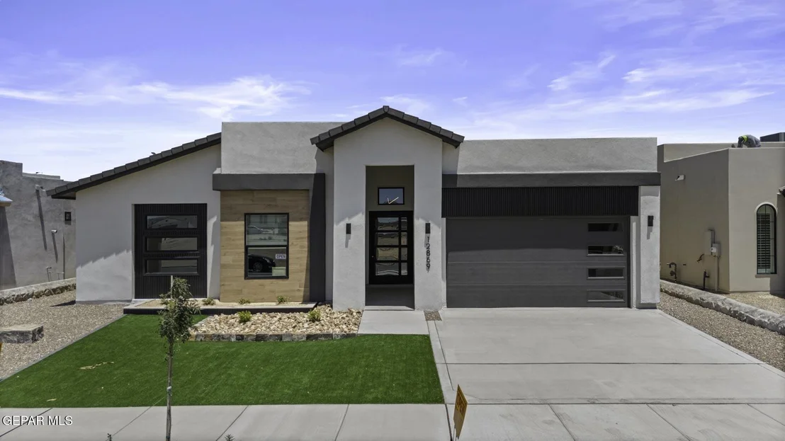 Photo of 916 Sandhurst Place