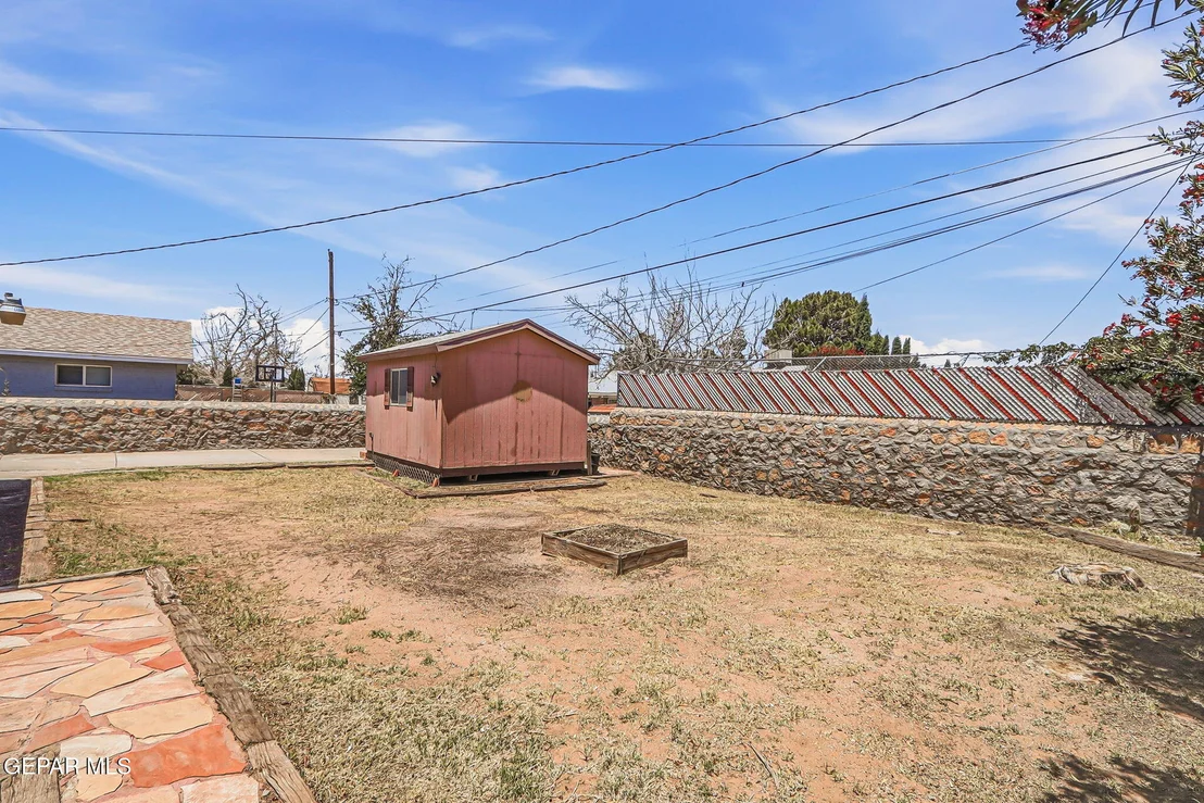 Photo of 10161 BERMUDA Avenue