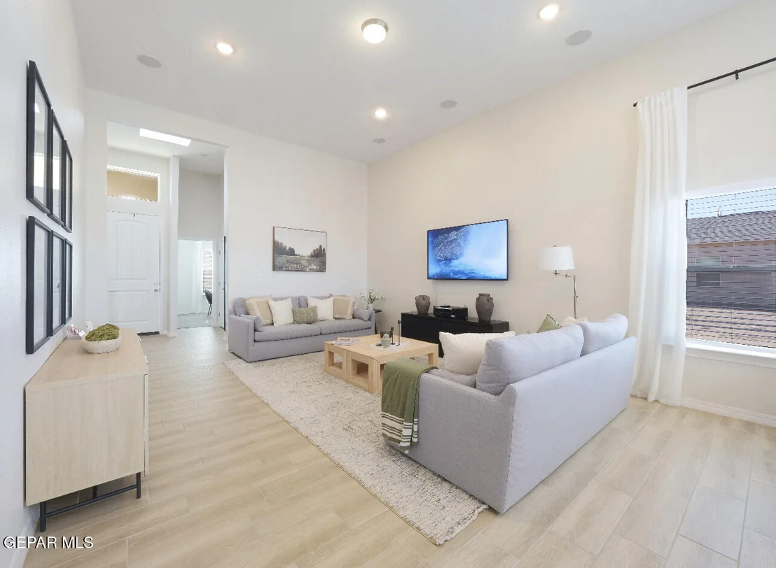 Photo of 3772 Model Ln