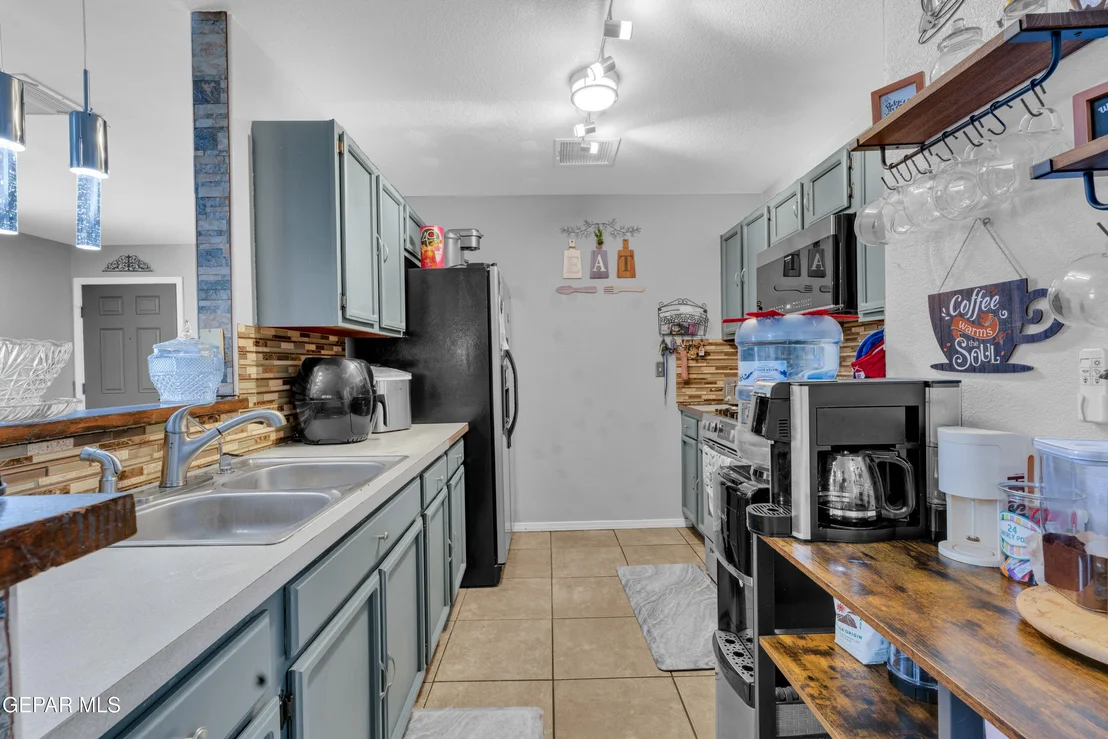 Photo of 10300 Valle Suave Drive