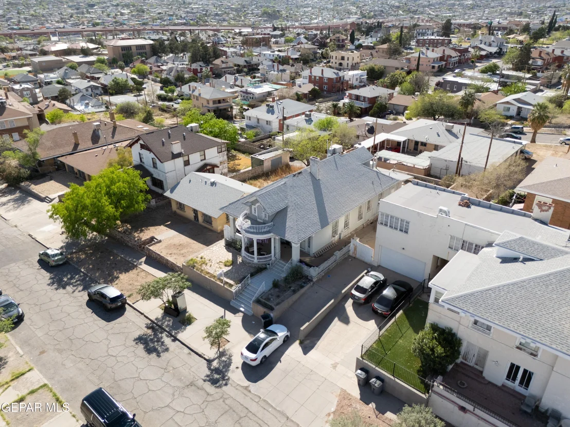 Photo of 521 RANDOLPH Drive