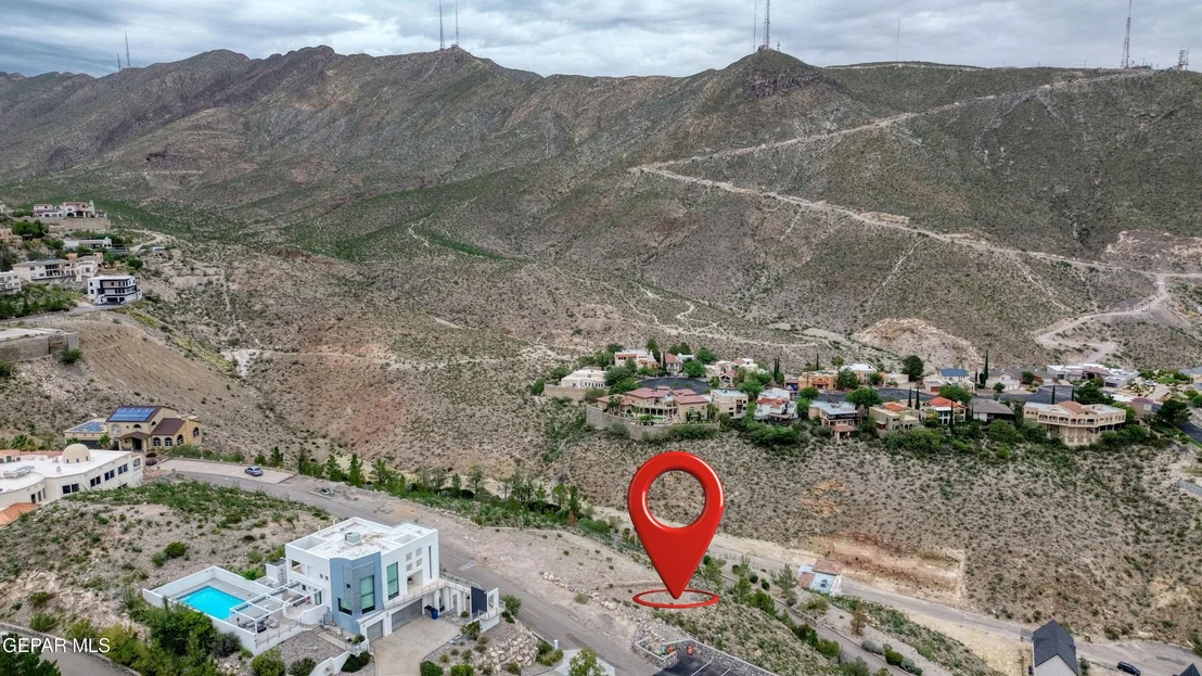 Photo of 10 LONE CREST Drive