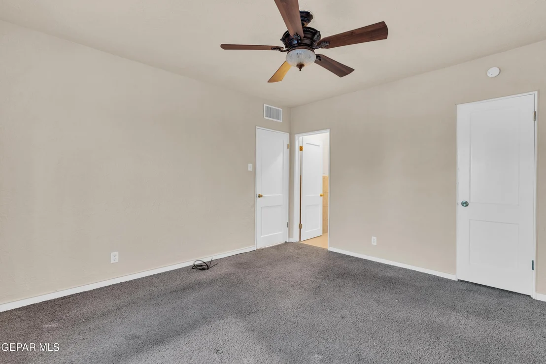Photo of 800 Raynolds Street