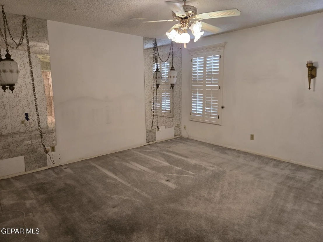 Photo of 1649 LOMALAND Drive