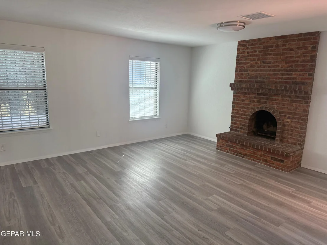 Photo of 4640 R L SHOEMAKER Drive