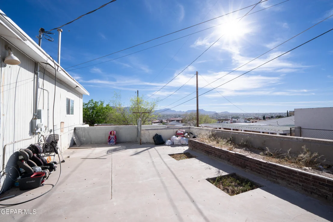 Photo of 521 RANDOLPH Drive