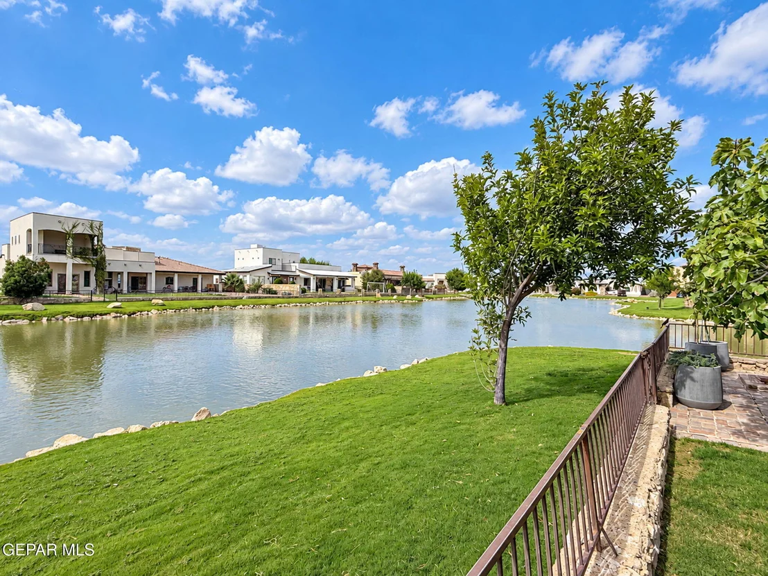 Photo of 5617 RIVER RUN Street