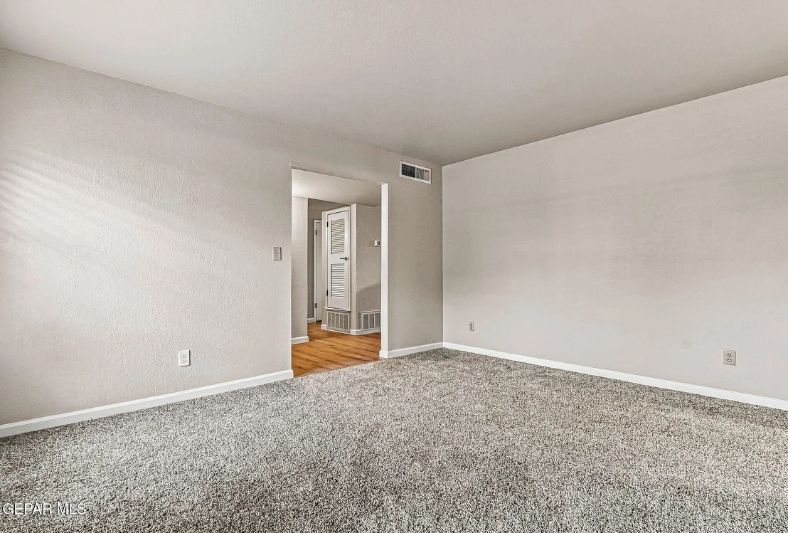 Photo of 220 SERRANIA Drive