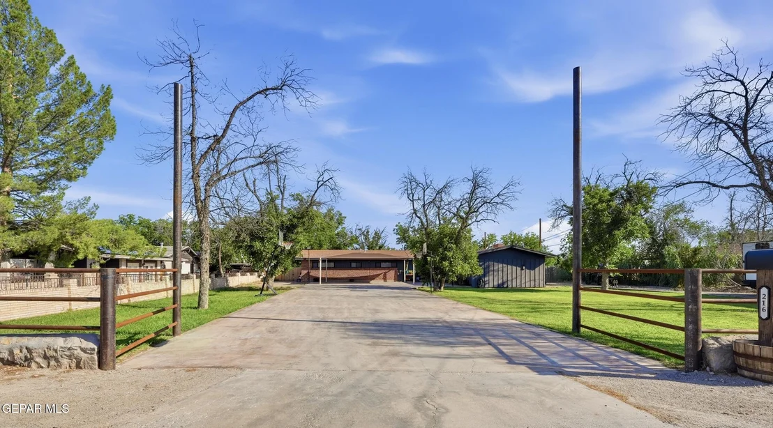 Photo of 216 SMITH Road