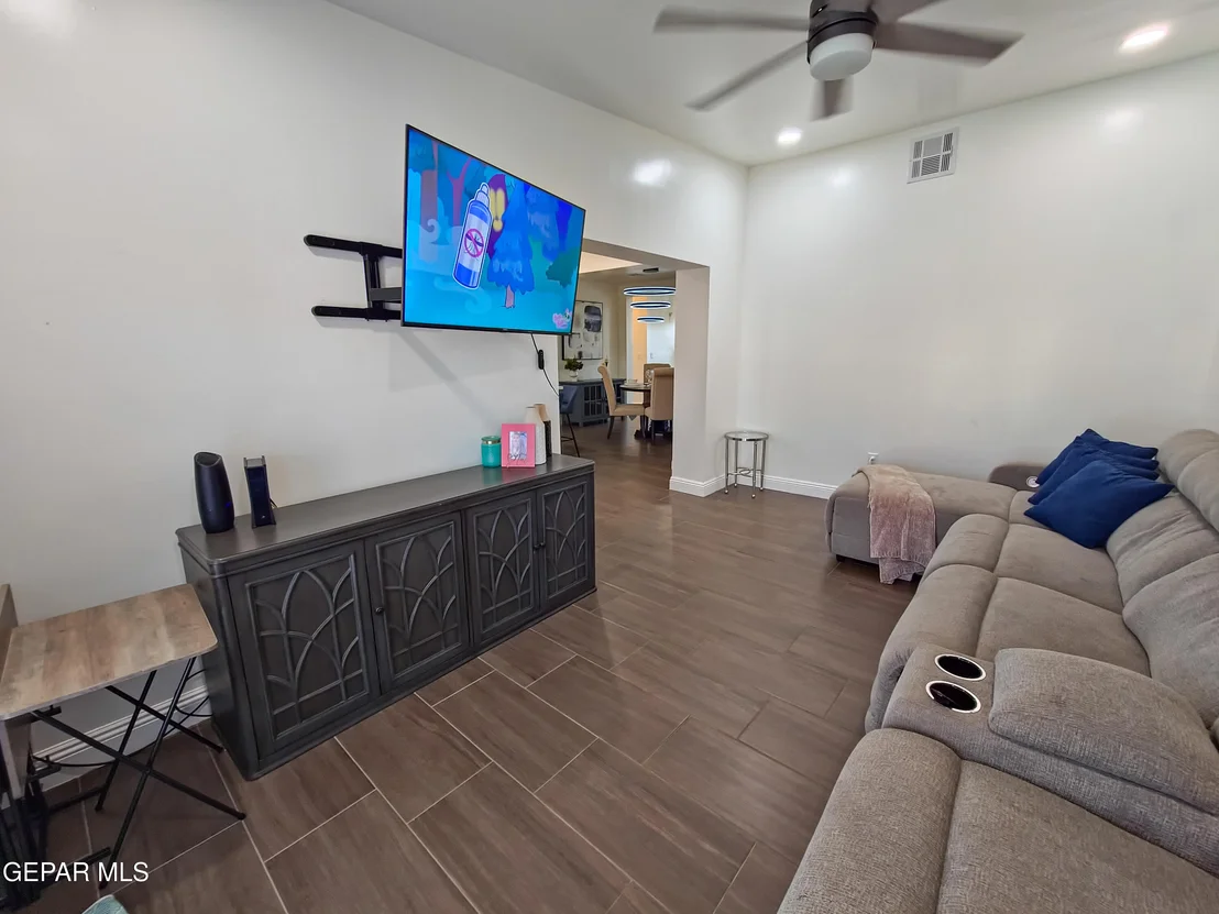 Photo of 7321 CUBA Drive