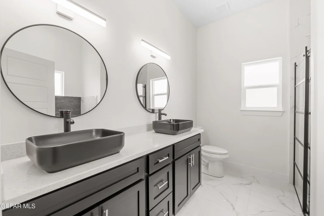 Photo of 3772 Scheme Place