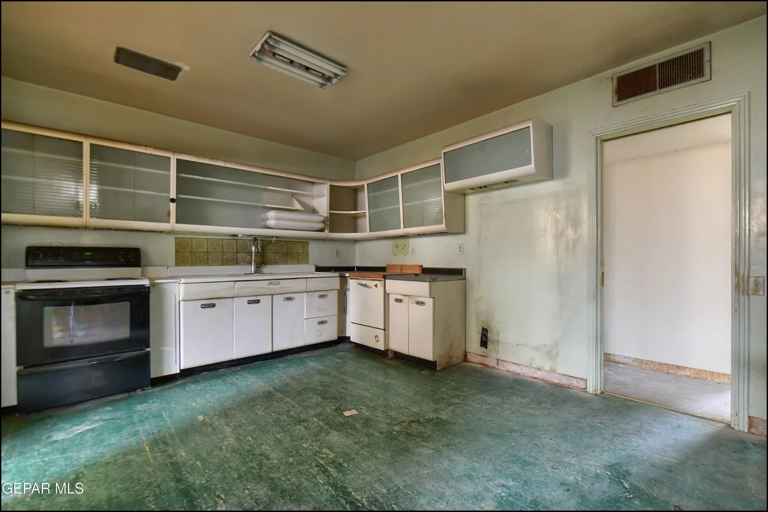 Photo of 2420 HAWLEY Circle