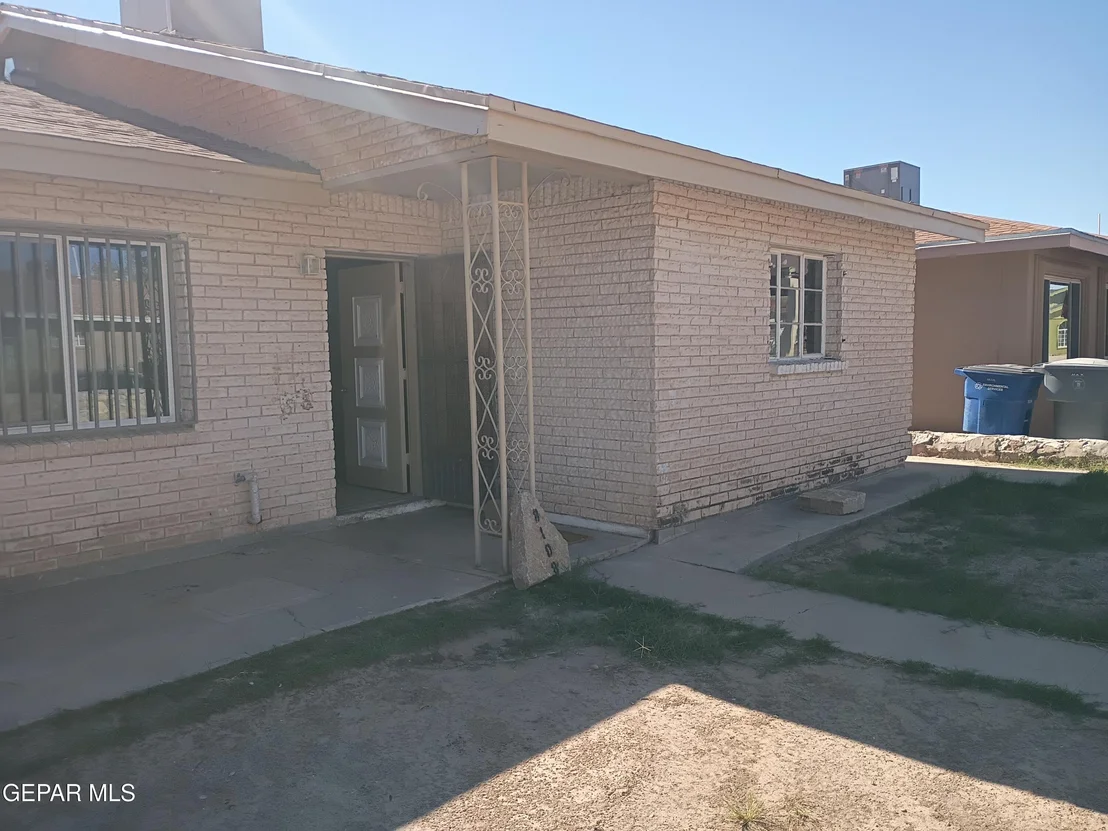 Photo of 8108 LA PALOMA Circle