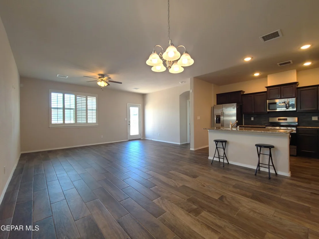 Photo of 7421 EAGLE VISTA Drive