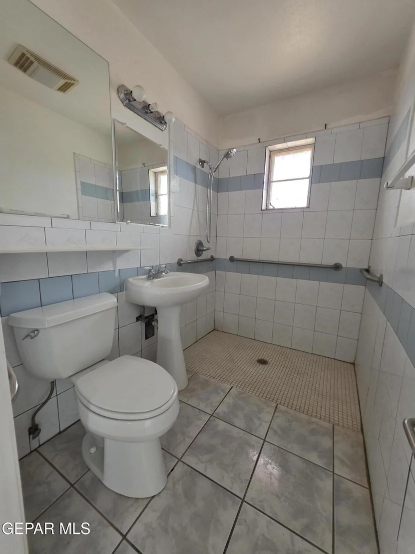 Photo of 4930 BLUE RIDGE Circle