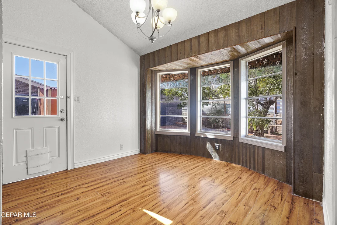 Photo of 4721 MAUREEN Circle