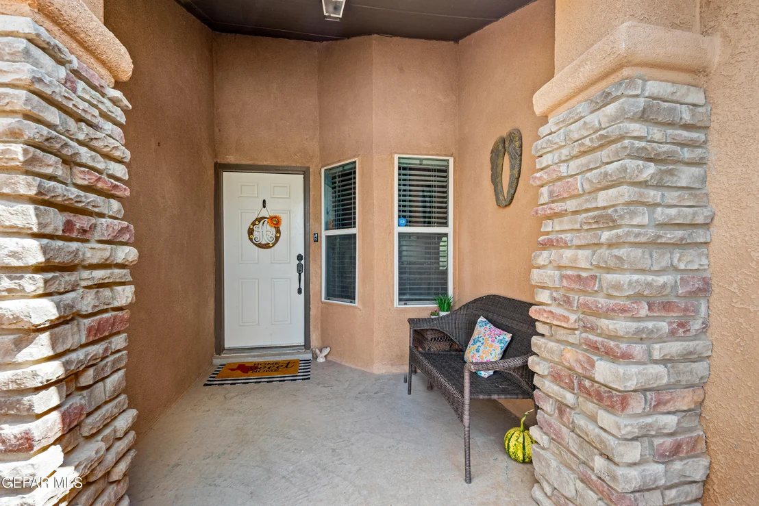 Photo of 6076 River Park Place