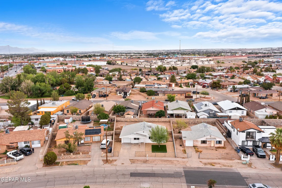 Photo of 205 CARIBE Circle