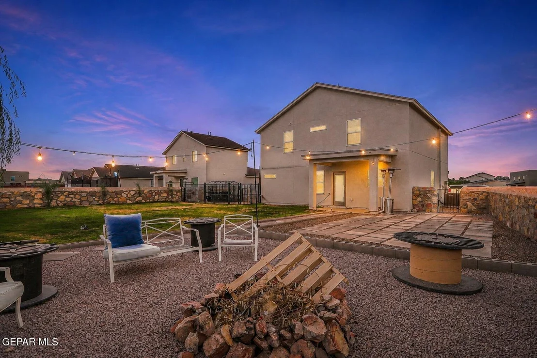 Photo of 433 TWILIGHT Drive