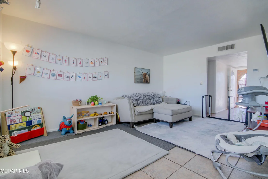 Photo of 5629 LONGVIEW Circle