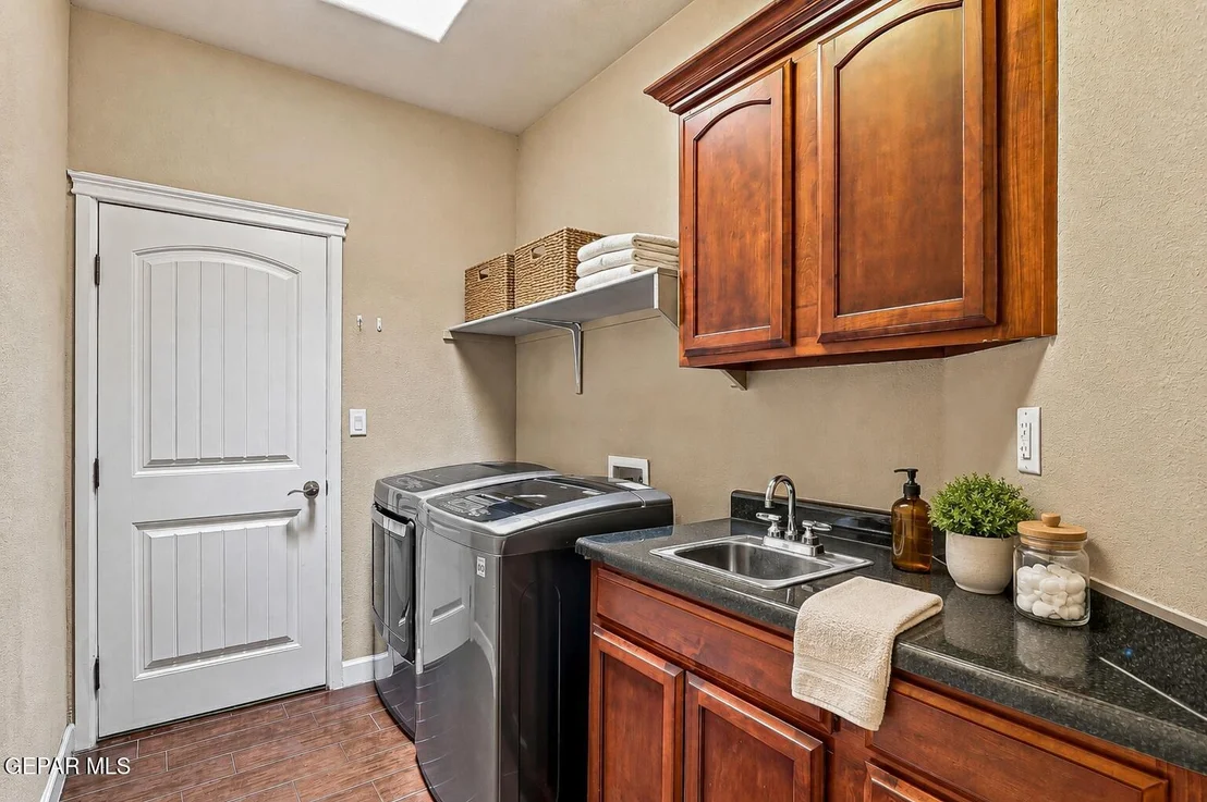 Photo of 1633 SORA Way