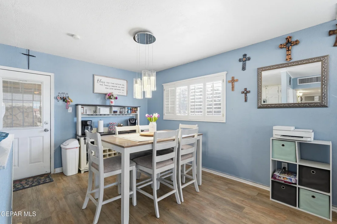 Photo of 1200 HUNTER Drive