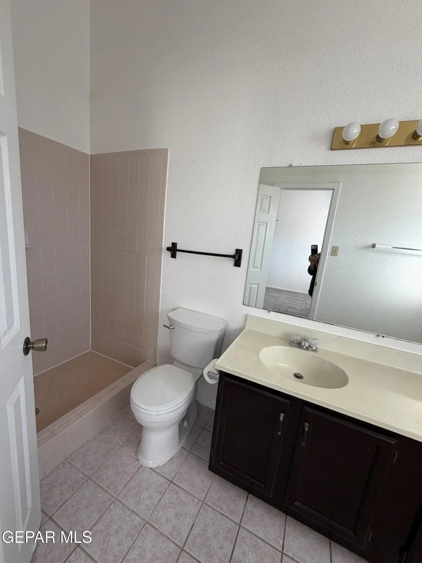 Photo of 905 Mark Wallace Lane