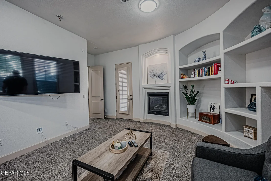 Photo of 6236 FRANKLIN HAWK Avenue