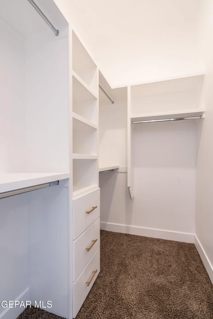 Photo of 653 BIR Circle