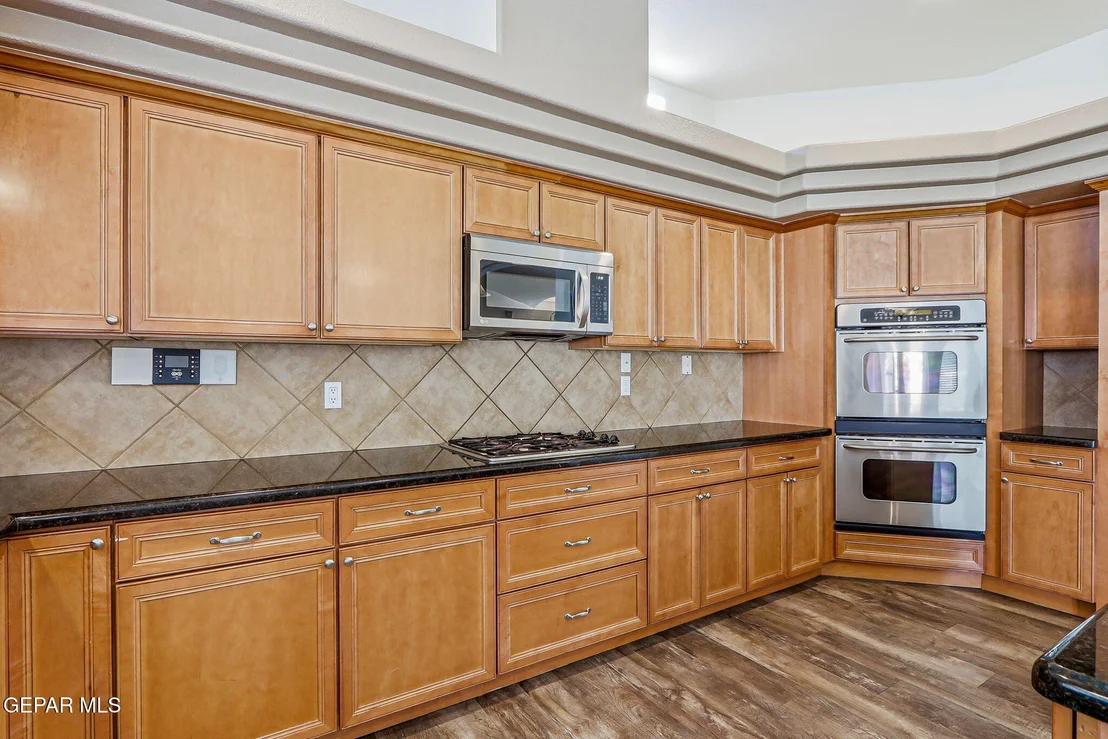 Photo of 6516 WIND RIDGE Drive