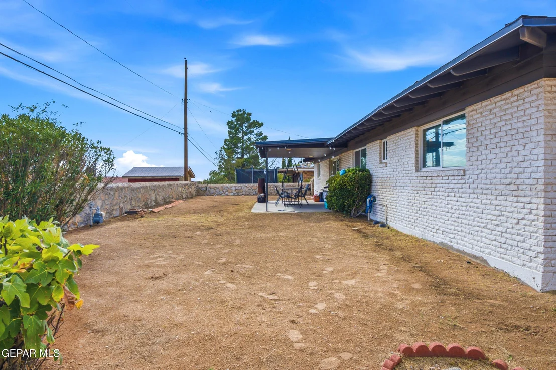 Photo of 224 VIKING Drive