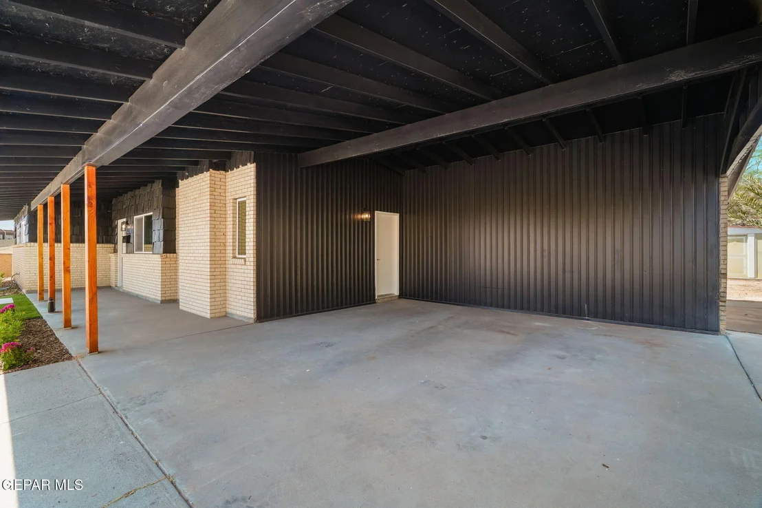 Photo of 4318 Larchmont Drive